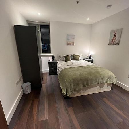 Spacious Sleep 7 Flat 20 Mins Central London Bp65 Dış mekan fotoğraf