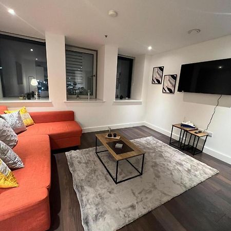 Spacious Sleep 7 Flat 20 Mins Central London Bp65 Dış mekan fotoğraf