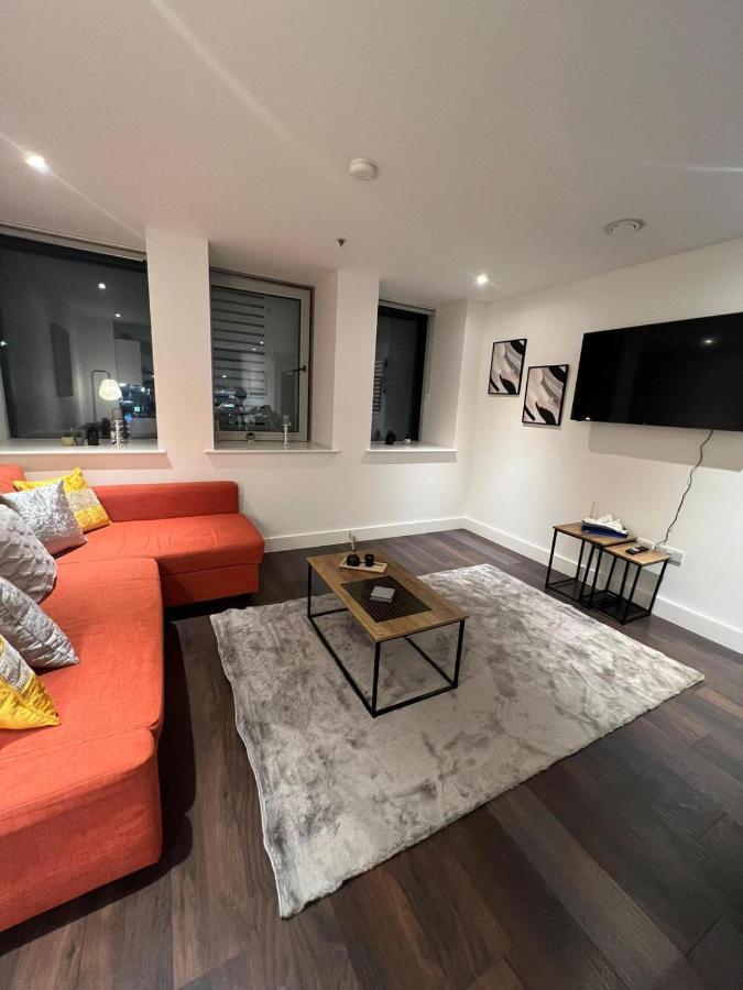 Spacious Sleep 7 Flat 20 Mins Central London Bp65 Dış mekan fotoğraf