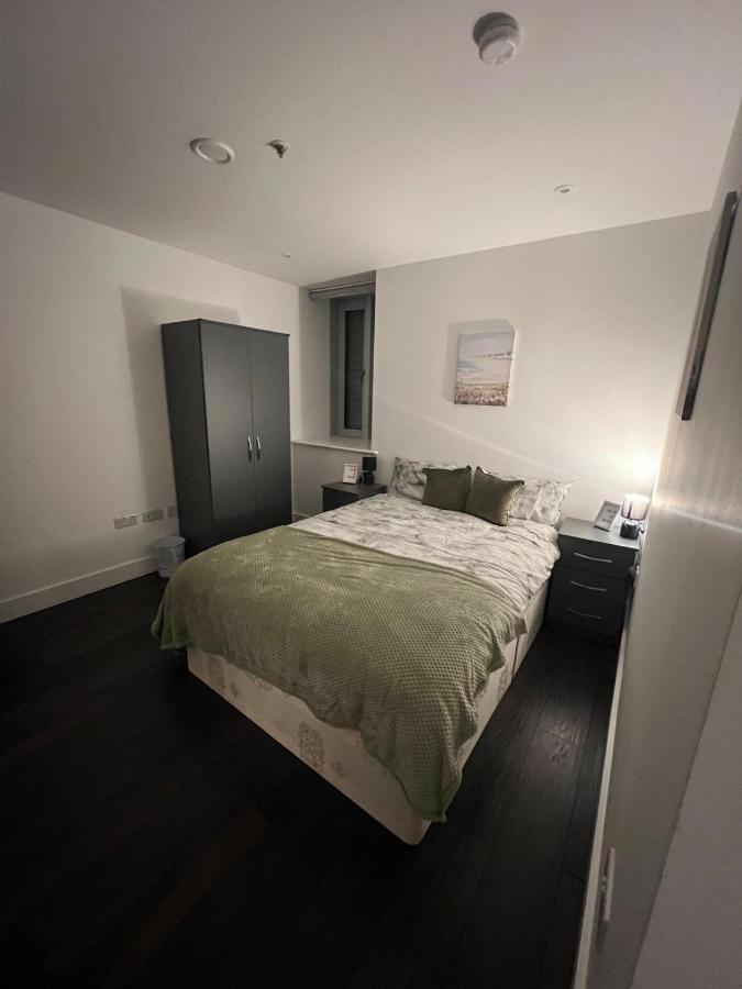 Spacious Sleep 7 Flat 20 Mins Central London Bp65 Dış mekan fotoğraf