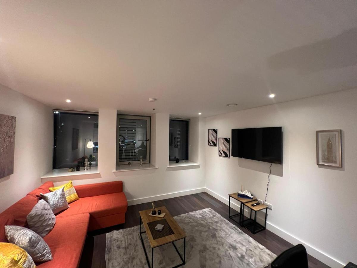 Spacious Sleep 7 Flat 20 Mins Central London Bp65 Dış mekan fotoğraf