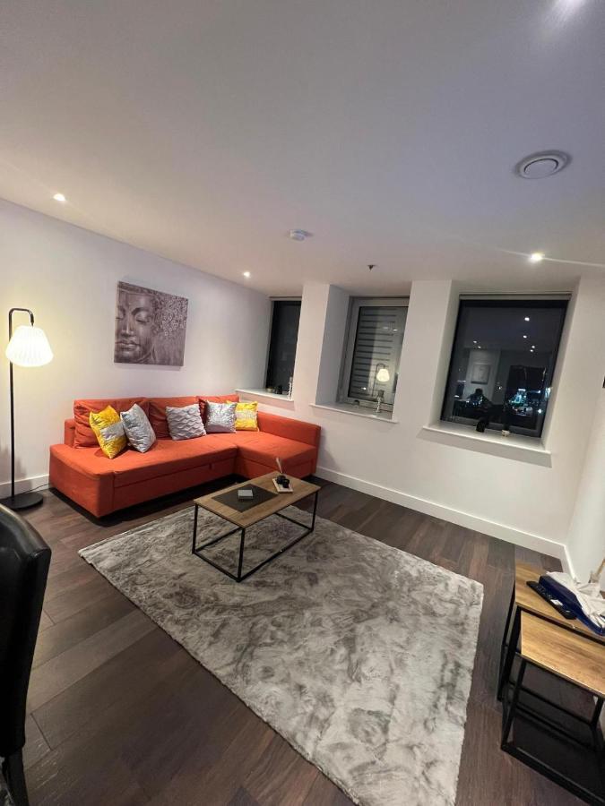 Spacious Sleep 7 Flat 20 Mins Central London Bp65 Dış mekan fotoğraf